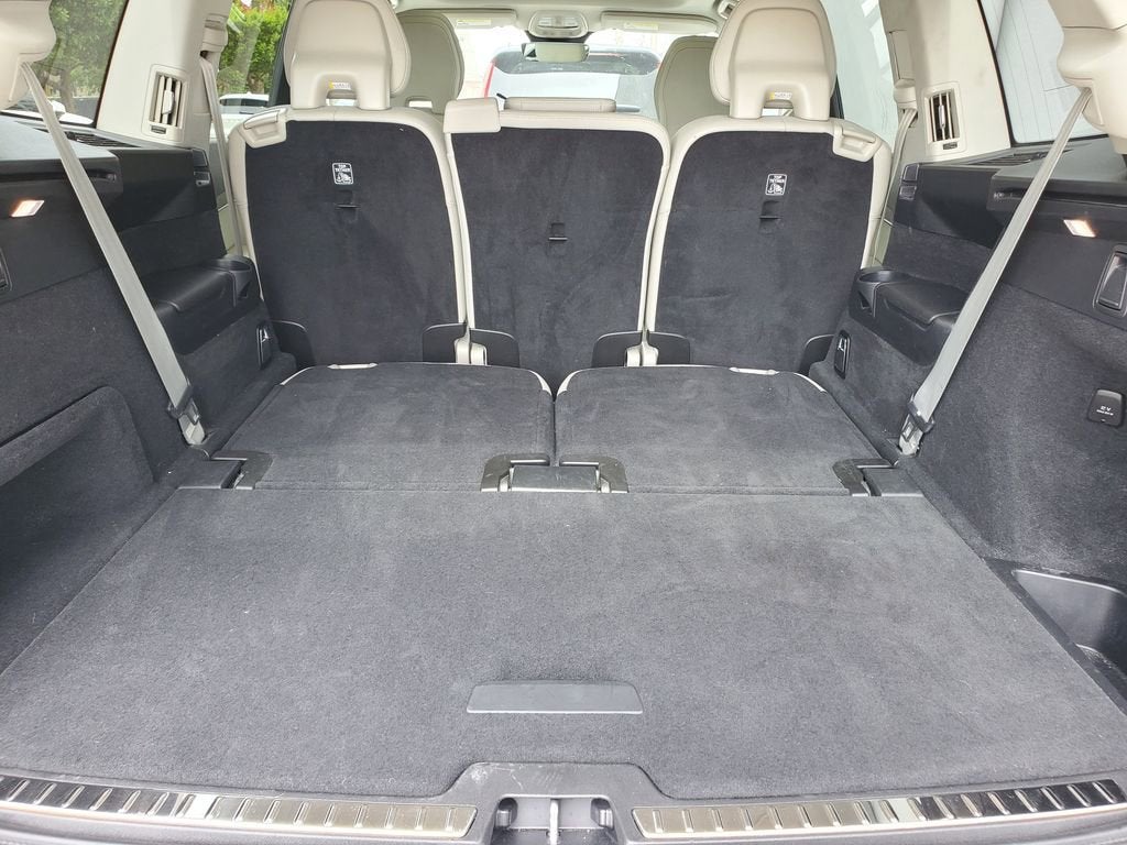 2024 Volvo XC90 Plus Bright Theme