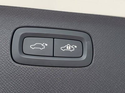 2024 Volvo XC90 Plus Bright Theme