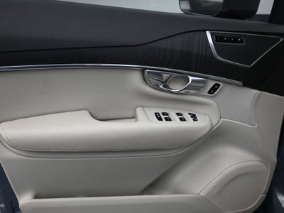 2020 Volvo XC90 Momentum
