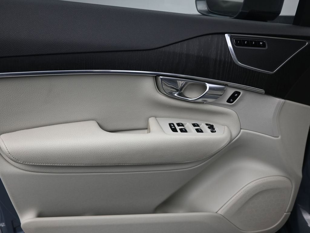 2020 Volvo XC90 Momentum