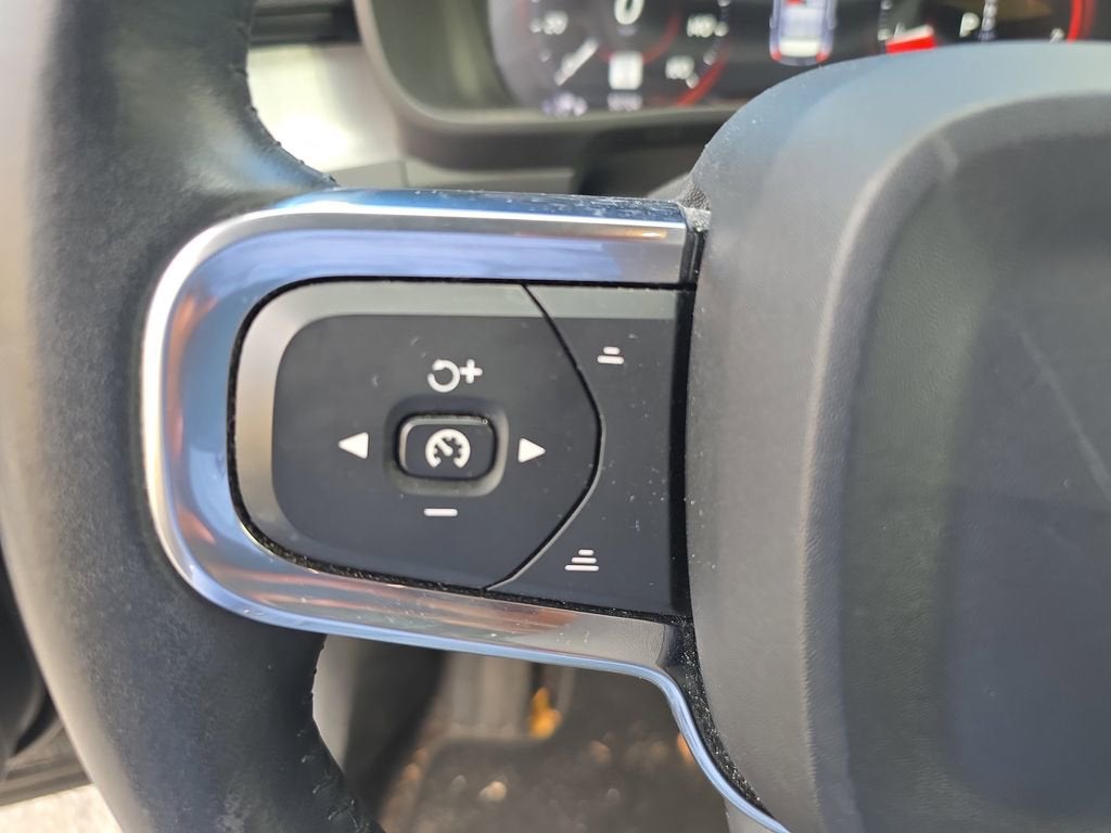 2019 Volvo XC40 Momentum