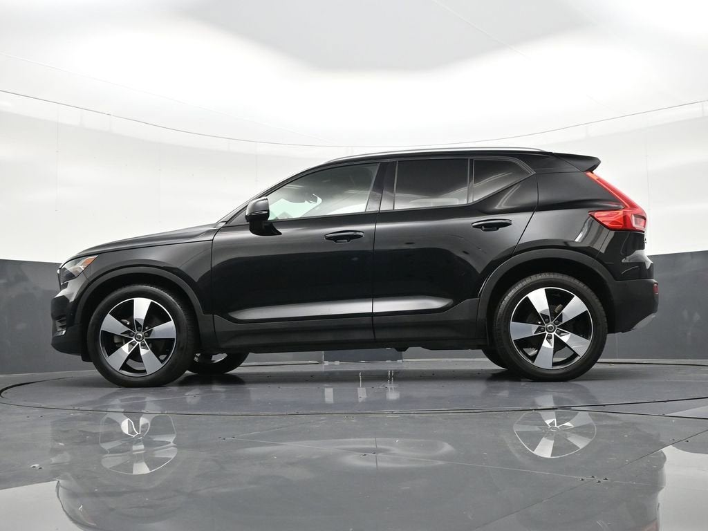 2019 Volvo XC40 Momentum
