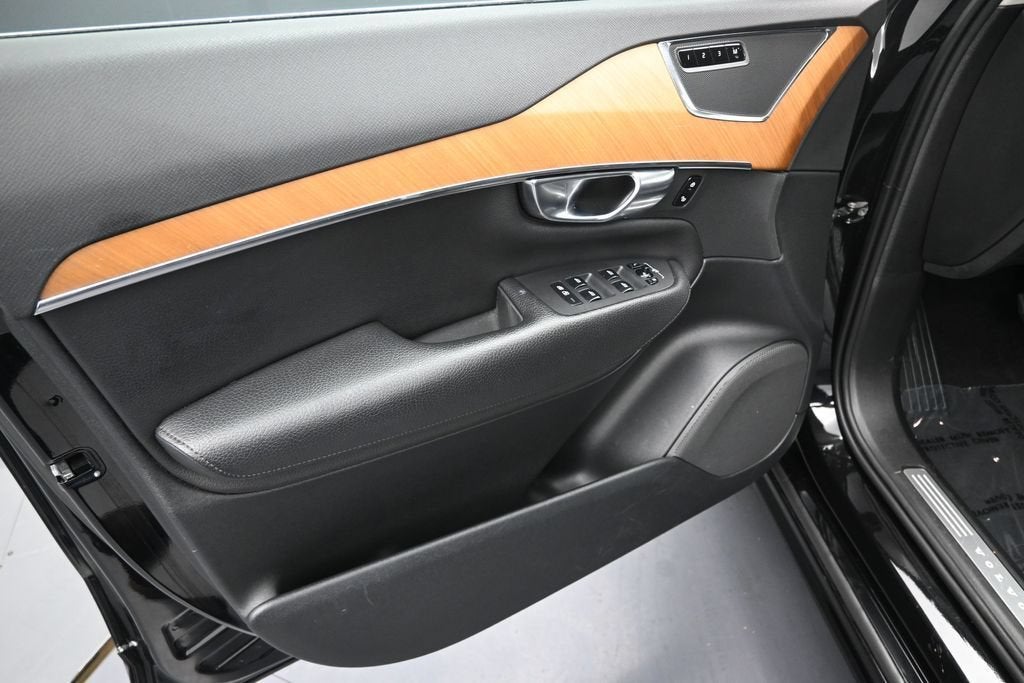 2021 Volvo XC90 Momentum
