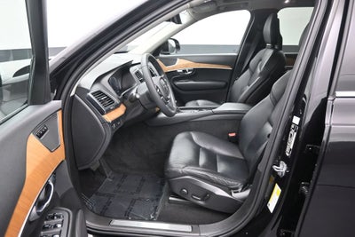 2021 Volvo XC90 Momentum