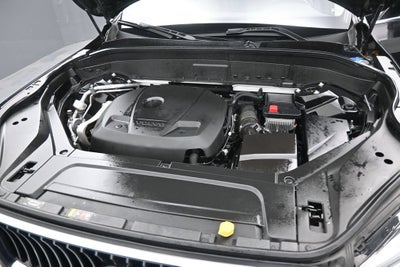 2021 Volvo XC90 Momentum