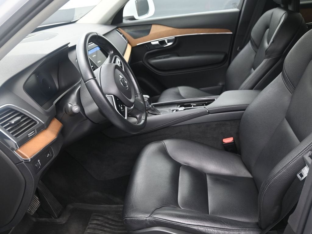 2021 Volvo XC90 Momentum
