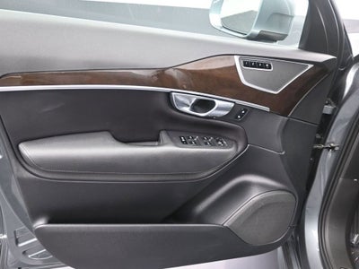 2019 Volvo XC90 Momentum