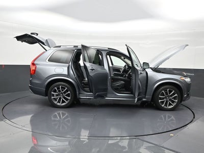 2019 Volvo XC90 Momentum