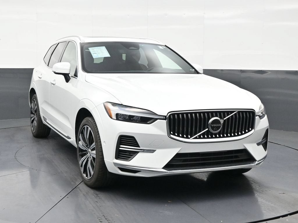 2023 Volvo XC60 Recharge Plug-In Hybrid T8 Plus Bright Theme