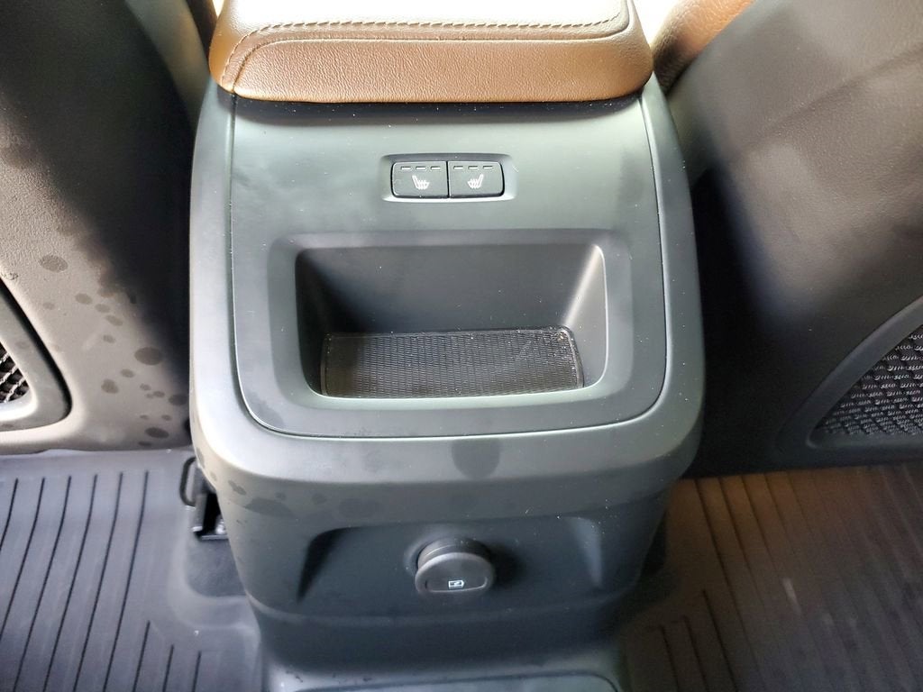 2024 Volvo XC60 Recharge Plug-In Hyb Plus Dark Theme