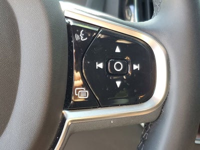 2024 Volvo XC60 Recharge Plug-In Hyb Plus Dark Theme