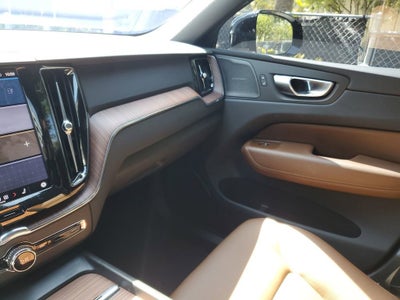 2024 Volvo XC60 Recharge Plug-In Hyb Plus Dark Theme