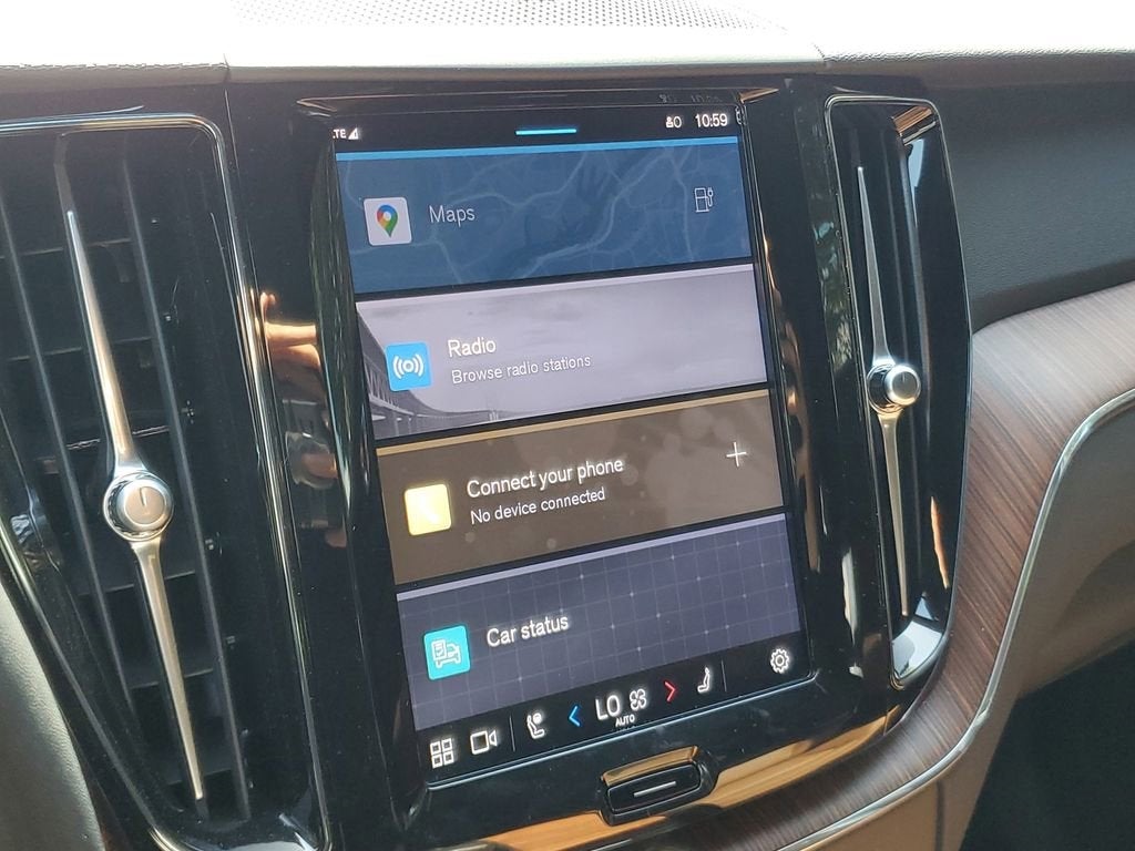 2024 Volvo XC60 Recharge Plug-In Hyb Plus Dark Theme