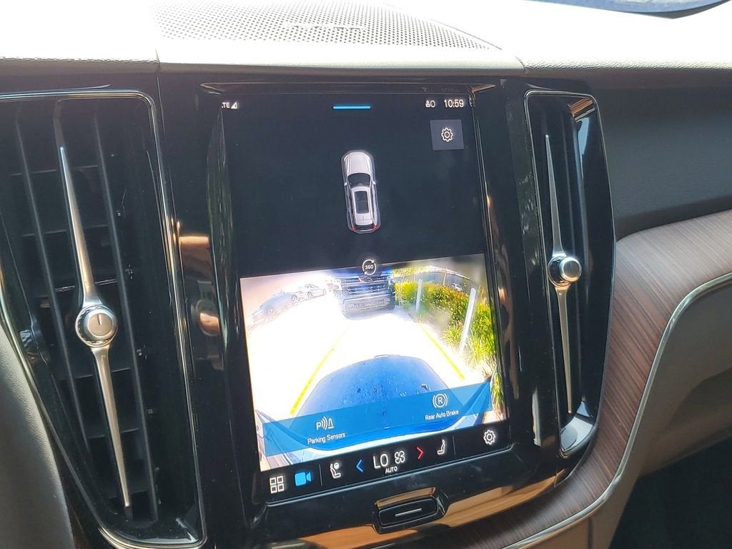 2024 Volvo XC60 Recharge Plug-In Hyb Plus Dark Theme