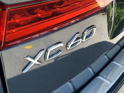 2024 Volvo XC60 Recharge Plug-In Hyb Plus Dark Theme