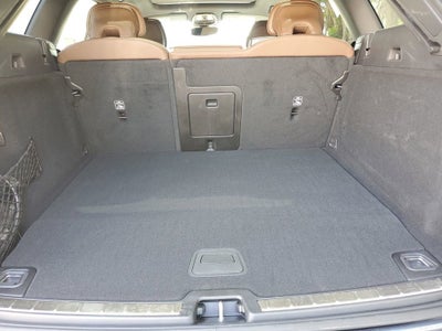 2024 Volvo XC60 Recharge Plug-In Hyb Plus Dark Theme