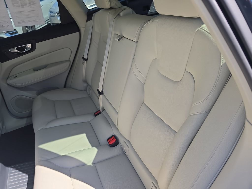 2024 Volvo XC60 Recharge Plug-In Hyb Plus Dark Theme