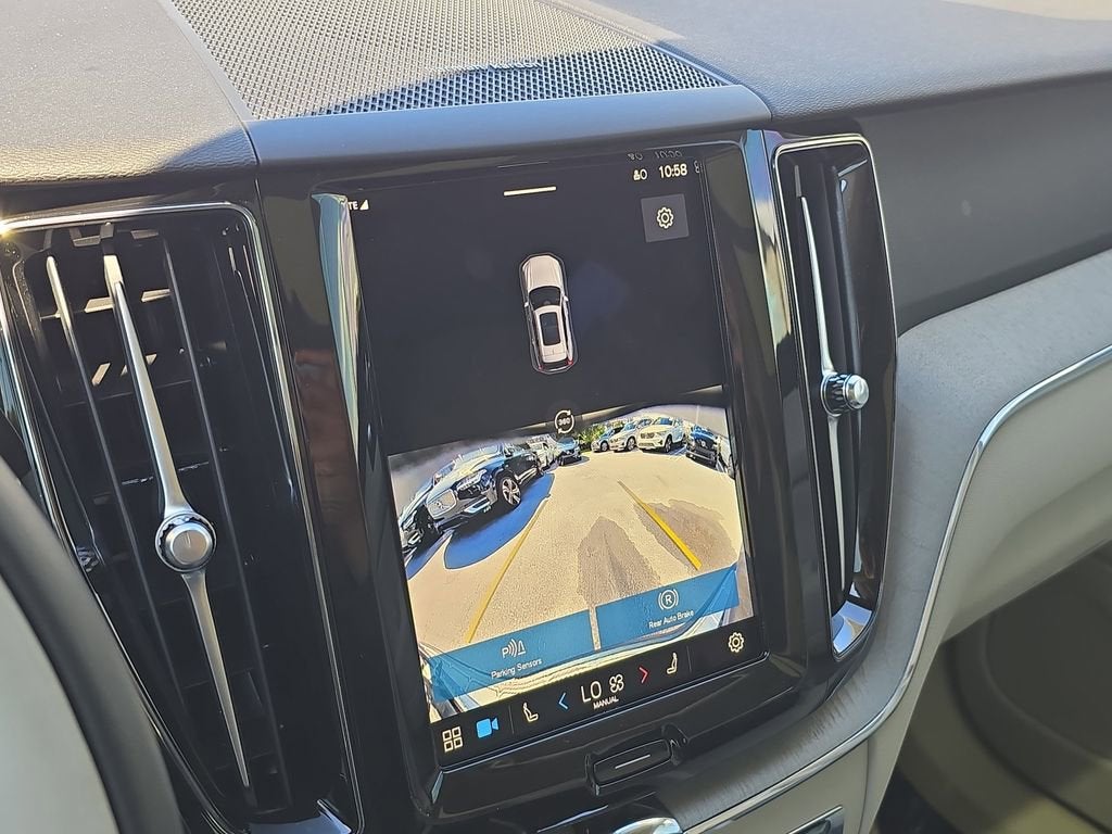 2024 Volvo XC60 Recharge Plug-In Hyb Plus Dark Theme