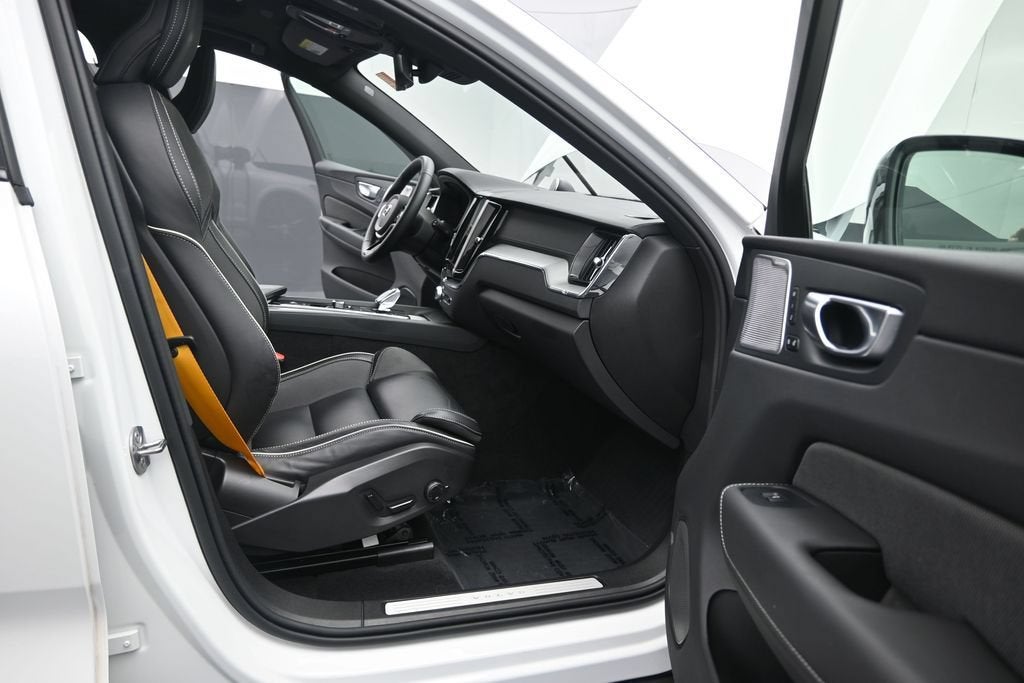 2024 Volvo XC60 Recharge Plug-In Hybrid T8 Polestar Engineered