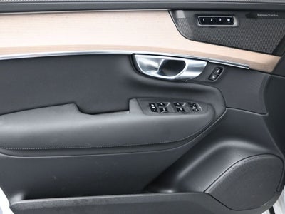 2025 Volvo XC90 Plug-In Hybrid Plus