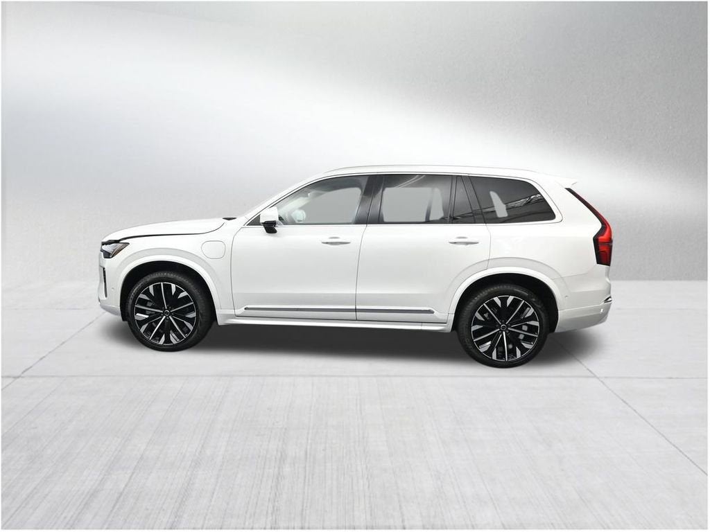 2025 Volvo XC90 Plug-In Hybrid Plus