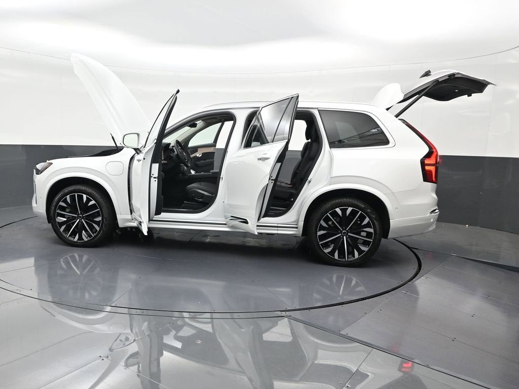 2025 Volvo XC90 Plug-In Hybrid Plus