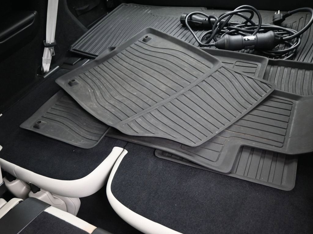 2025 Volvo XC90 Plug-In Hybrid Core