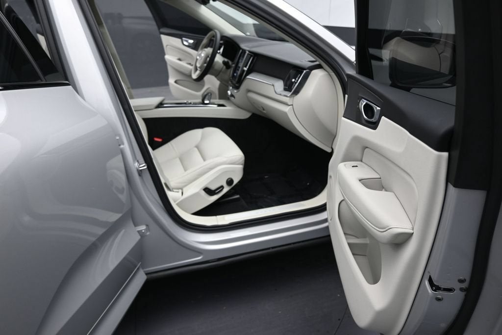 2025 Volvo XC60 Plug-In Hybrid Plus, T8 AWD Electric/Gasoline, Dark