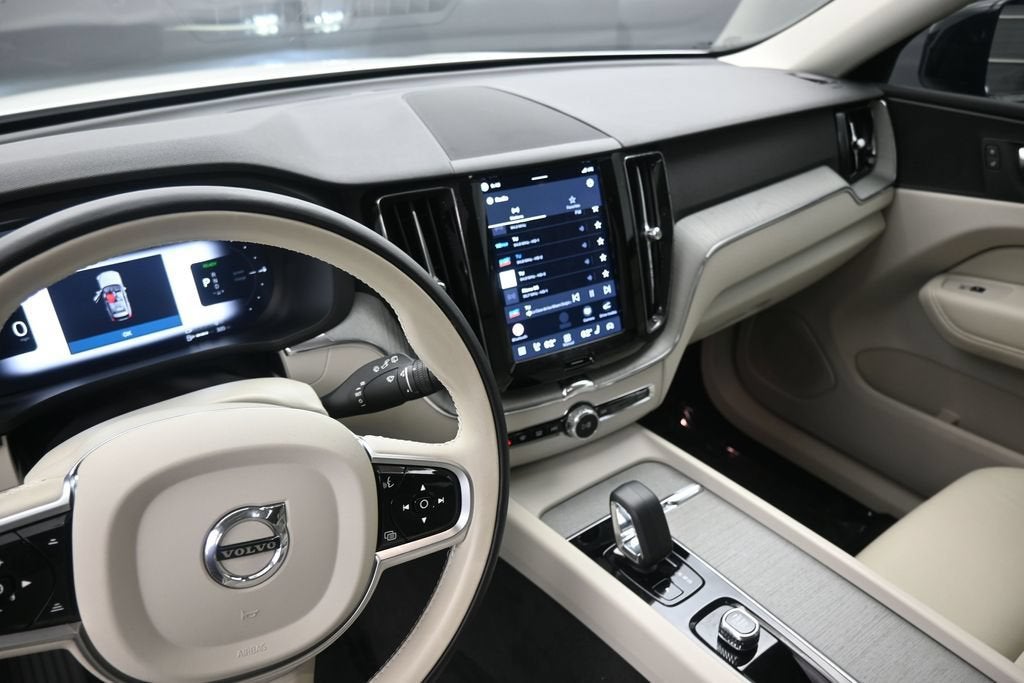 2025 Volvo XC60 Plug-In Hybrid Plus