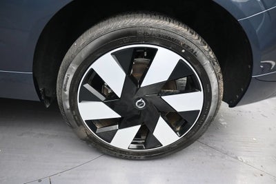 2025 Volvo XC60 Plug-In Hybrid Plus