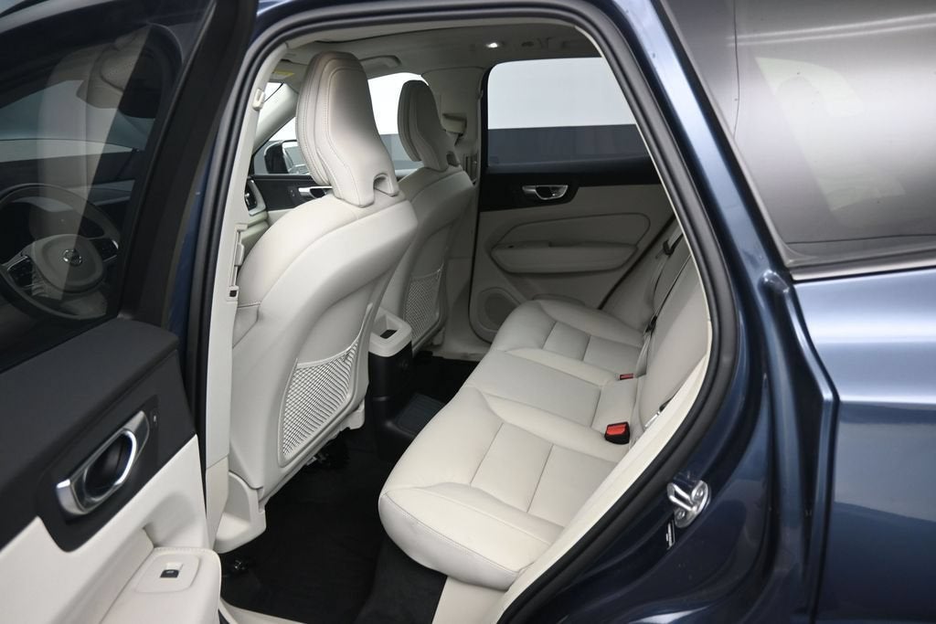 2025 Volvo XC60 Plug-In Hybrid Plus