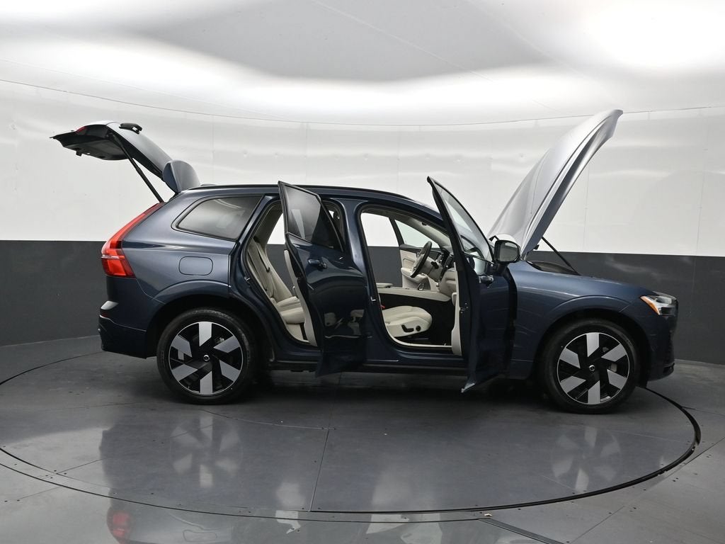 2025 Volvo XC60 Plug-In Hybrid Plus