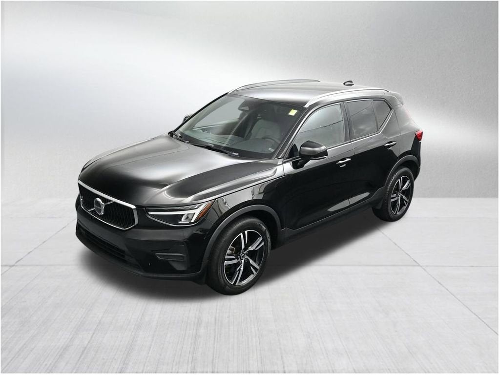 2023 Volvo XC40 Core