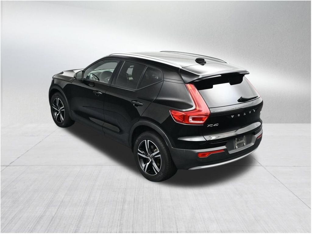 2023 Volvo XC40 Core