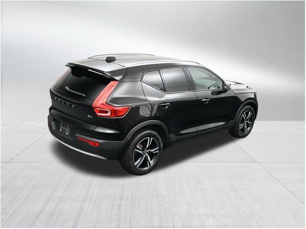 2023 Volvo XC40 Core