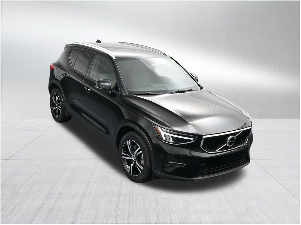 2023 Volvo XC40 Core
