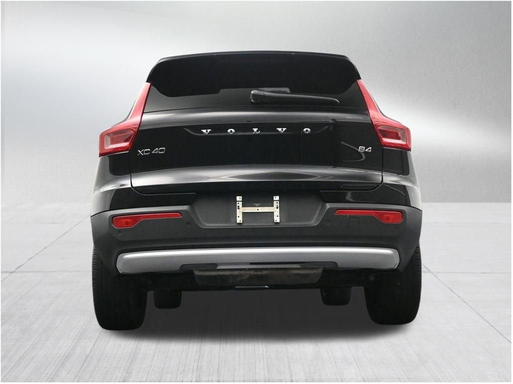 2023 Volvo XC40 Core
