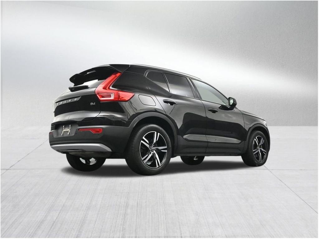2023 Volvo XC40 Core