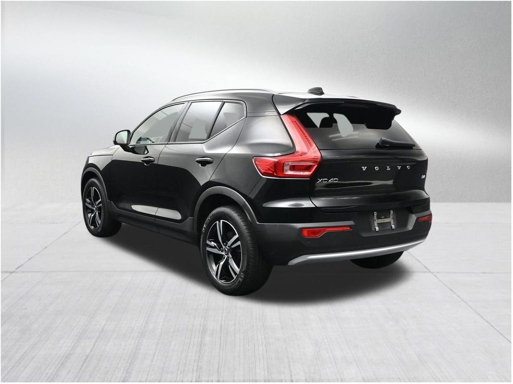 2023 Volvo XC40 Core