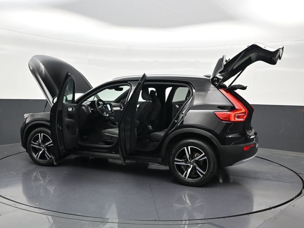2023 Volvo XC40 Core