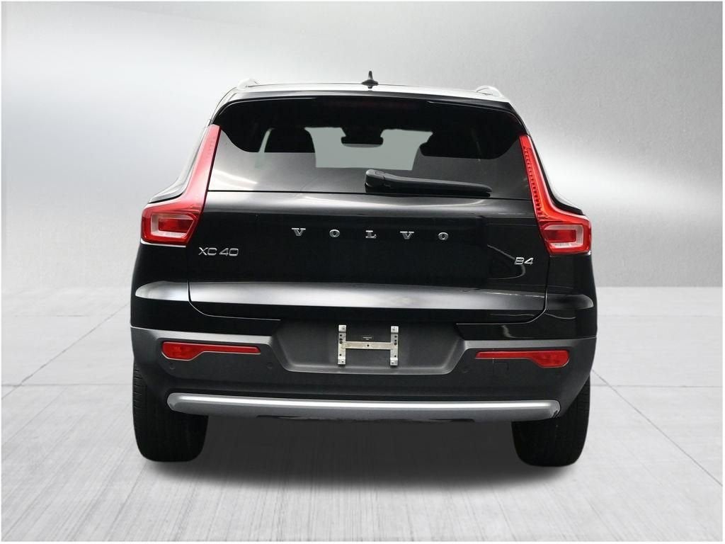 2023 Volvo XC40 Core