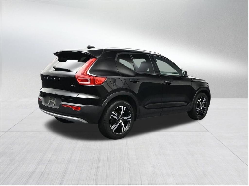 2023 Volvo XC40 Core