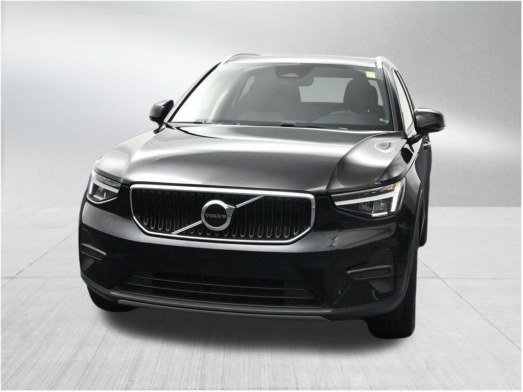 2023 Volvo XC40 Core