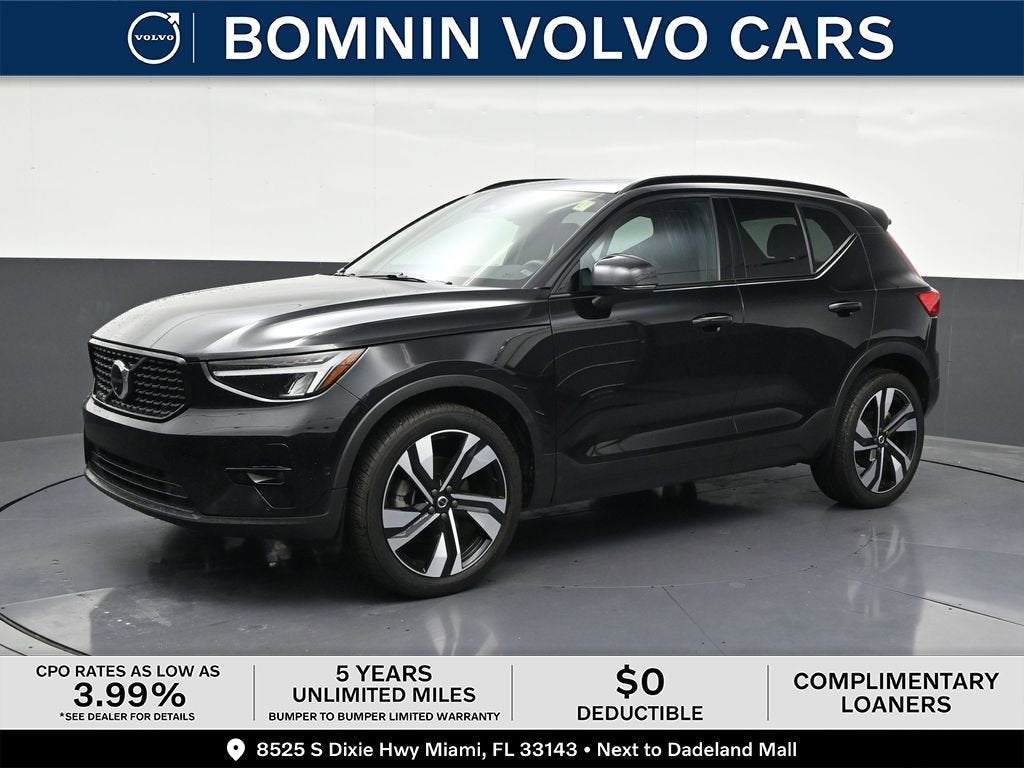 2023 Volvo XC40 Ultimate Dark Theme