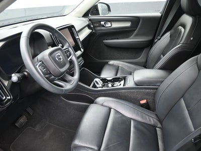 2023 Volvo XC40 Ultimate Dark Theme