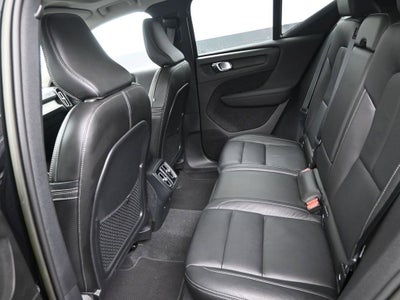 2023 Volvo XC40 Ultimate Dark Theme