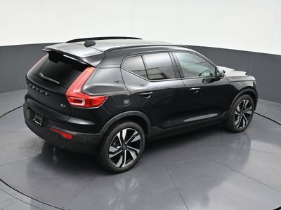 2023 Volvo XC40 Ultimate Dark Theme