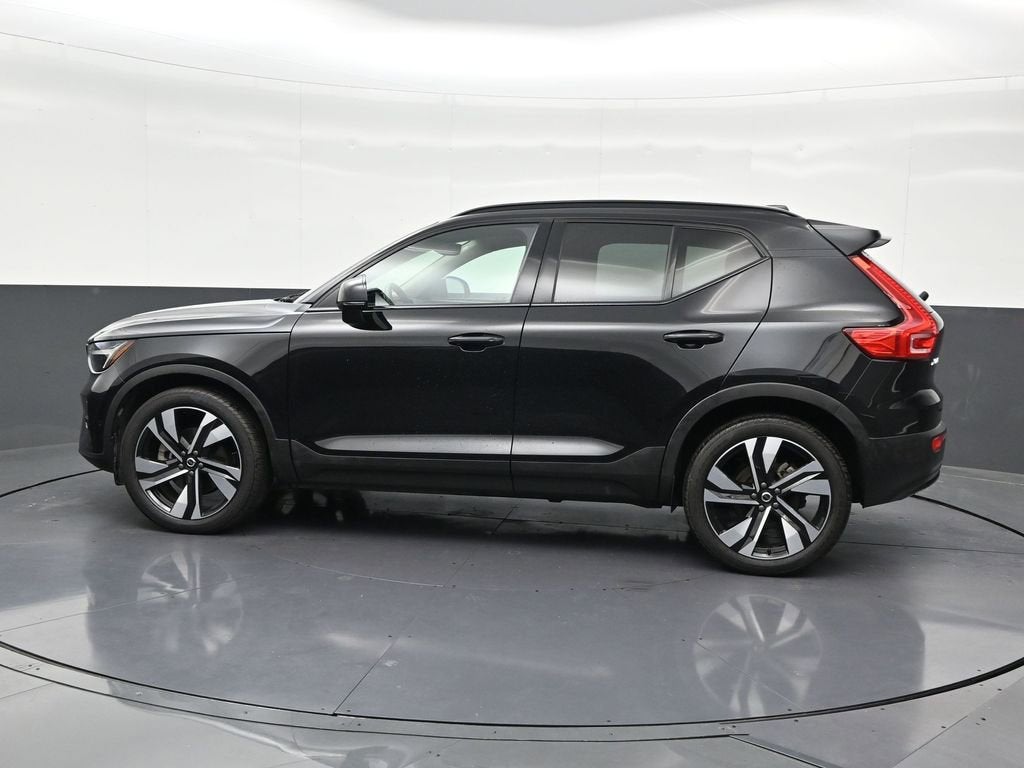 2023 Volvo XC40 Ultimate Dark Theme