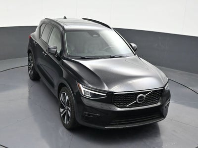 2023 Volvo XC40 Ultimate Dark Theme
