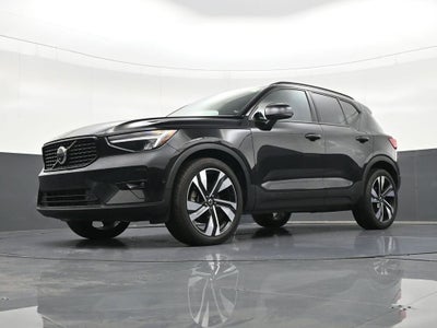2023 Volvo XC40 Ultimate Dark Theme